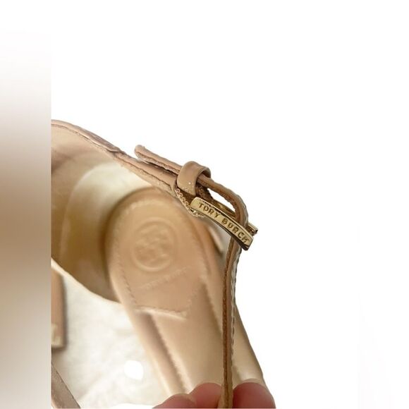 Tory Burch Patent Leather Heeled Peep Toe Tan/Nude Sandal - Picture 5 of 9